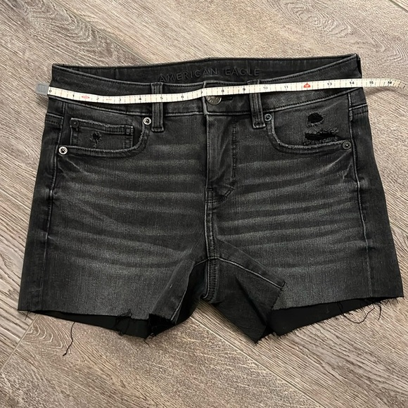 AE distressed jean shorts - Picture 2 of 5